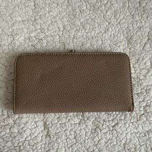 Taupe faux leather clutch